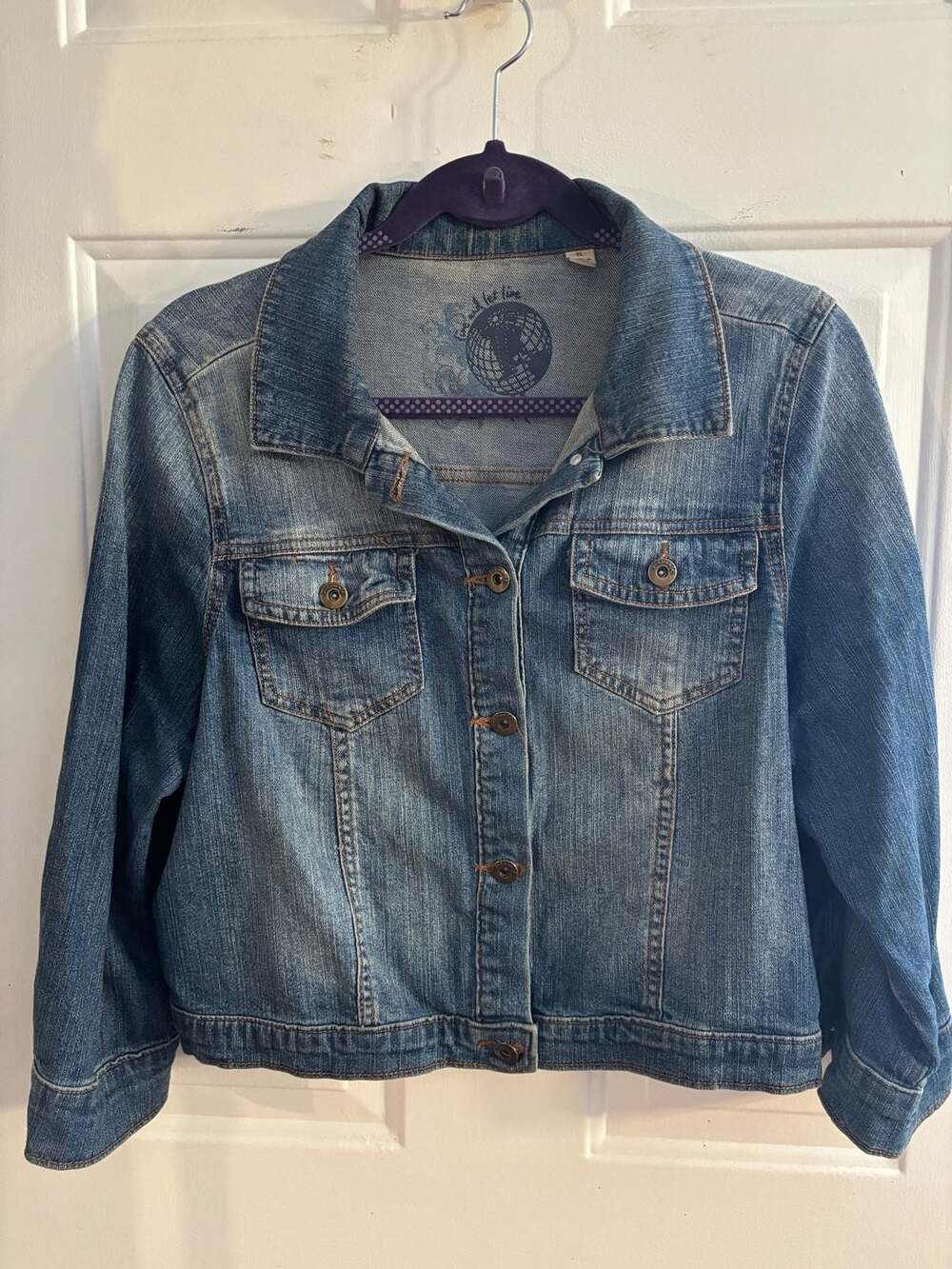 Love Tree Women's Medium Wash Denim Button-Front Jacket